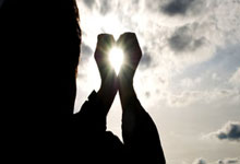 钓到的蓝鳍金枪鱼要及时进行降温处理,否则会烧坏鱼肉.